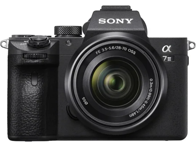 SONY Alpha a7 III + objektivi